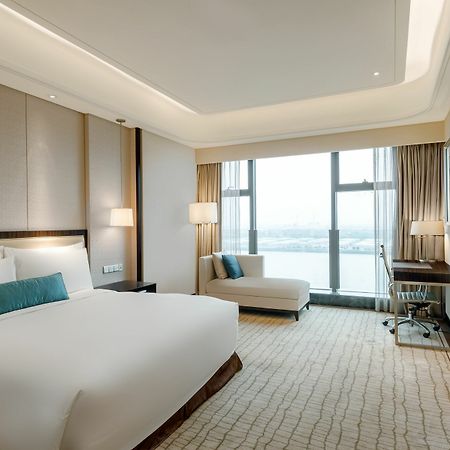 Crowne Plaza Guangzhou Zengcheng By Ihg- Canton Fair Free Shuttle Bus Exterior photo